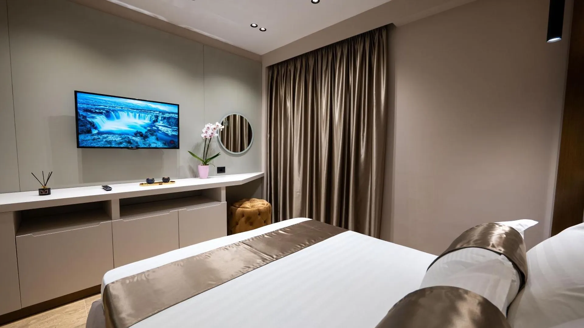 ****  Grand Hotel Aita Vlore Albania